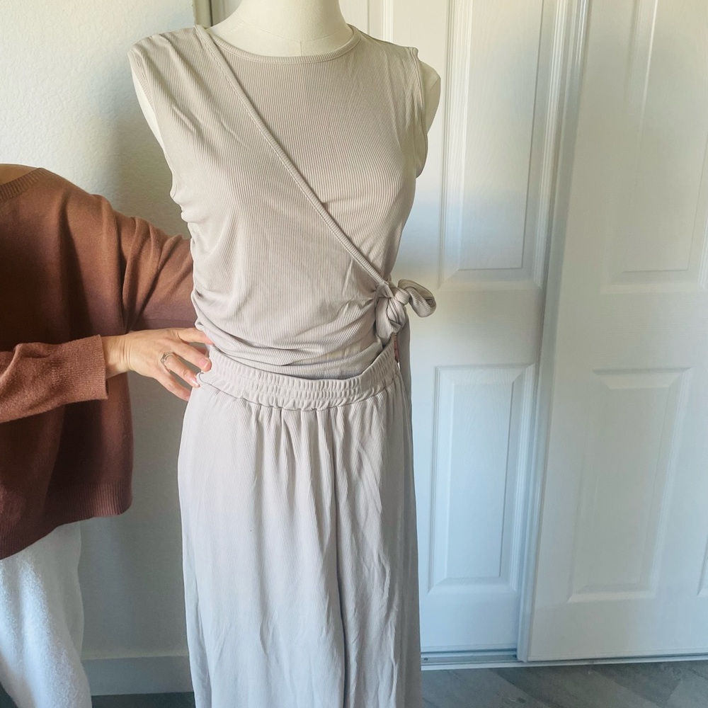 Elegant Cream Sleeveless set